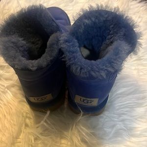 UGG BOOTS MINI SIZE 6 *USED*